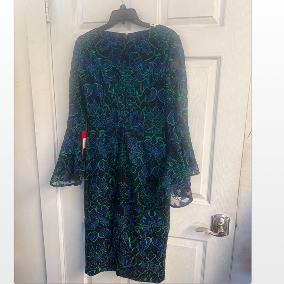 Carmen Marc Valvo Infusion Embroidered Sheath Dress In Blue - Picture 4 of 6